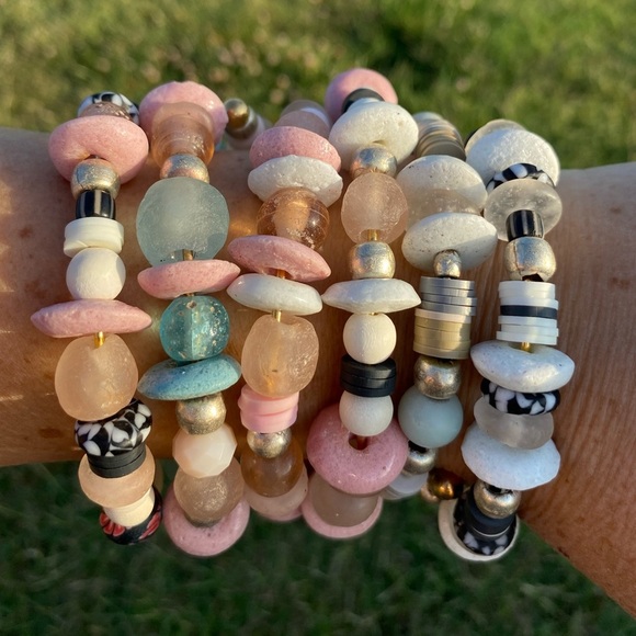 2 handmade beaded Adjustable & Stackable bracelets. Blues,silver, gold, … - Picture 11 of 14